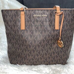 Michael Kors Medium Carry All Jet Set Travel Womens Tote